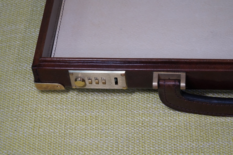 最高級本革製 CORDOVAN コードバンレザーアタッシュケース 2 最高級本革製 CORDOVAN コードバンレザーアタッシュケース 2