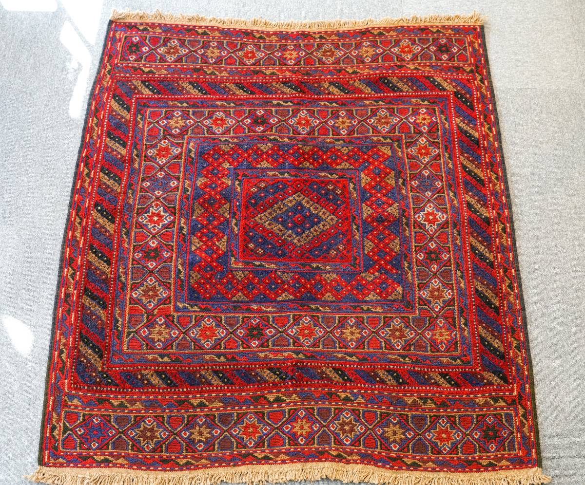 アフガニスタン マシュワニキリム 手織り絨毯 size 133cm × 112cm