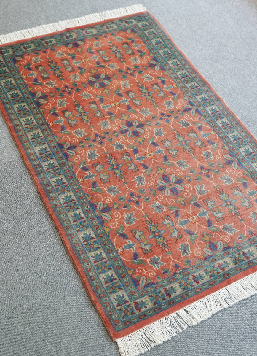 パキスタン手織り絨毯　ウール　アクセントラグ　size 120×82cm Yahoo!フリマ（旧）