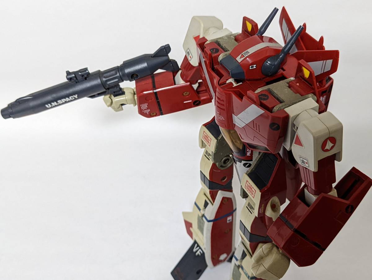バンダイ 超時空要塞マクロス VF-1J バルキリー ミリア機 1/55