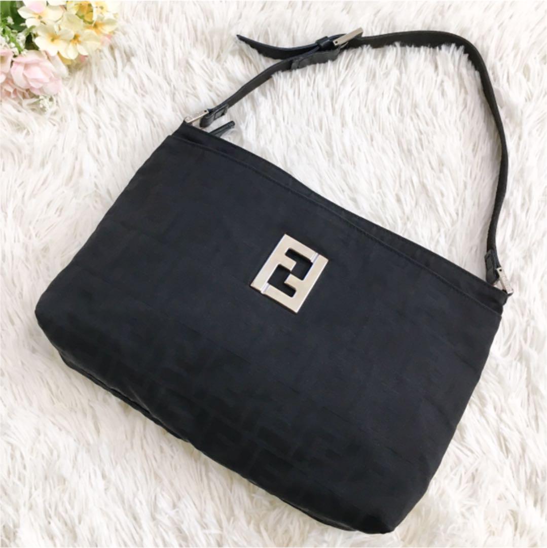 美品 FENDI フェンディ ショルダーバッグ ハンドバッグ 肩掛け ズッカ