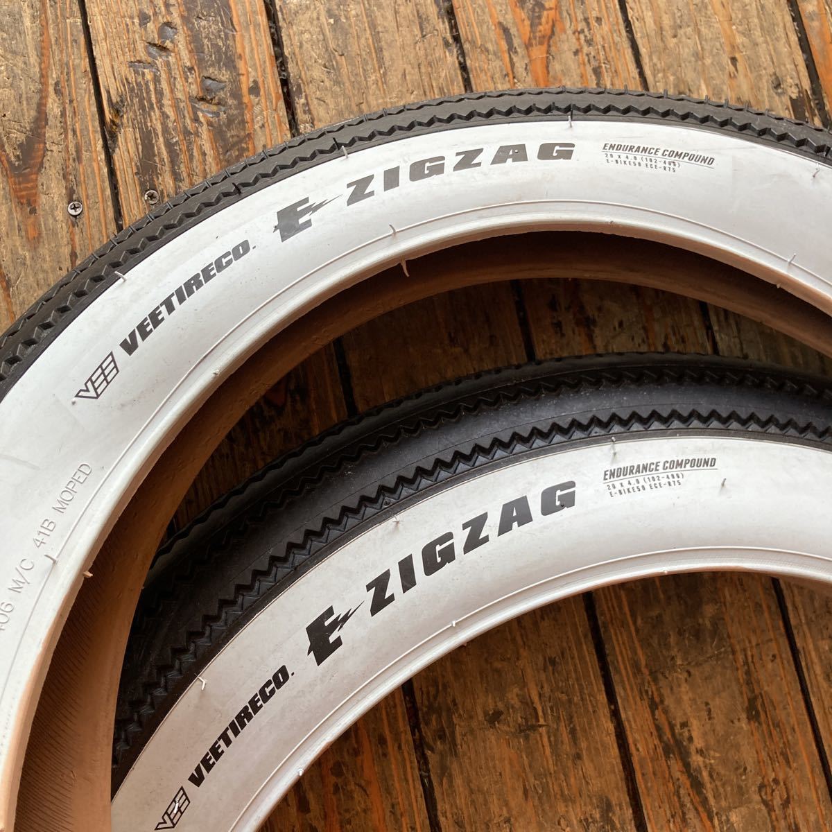 若者の大愛商品 VEE TIRE ZigZagファットタイヤ_20×4.0_ホワイトウォール×2本_ファットバイク lacistitis.es