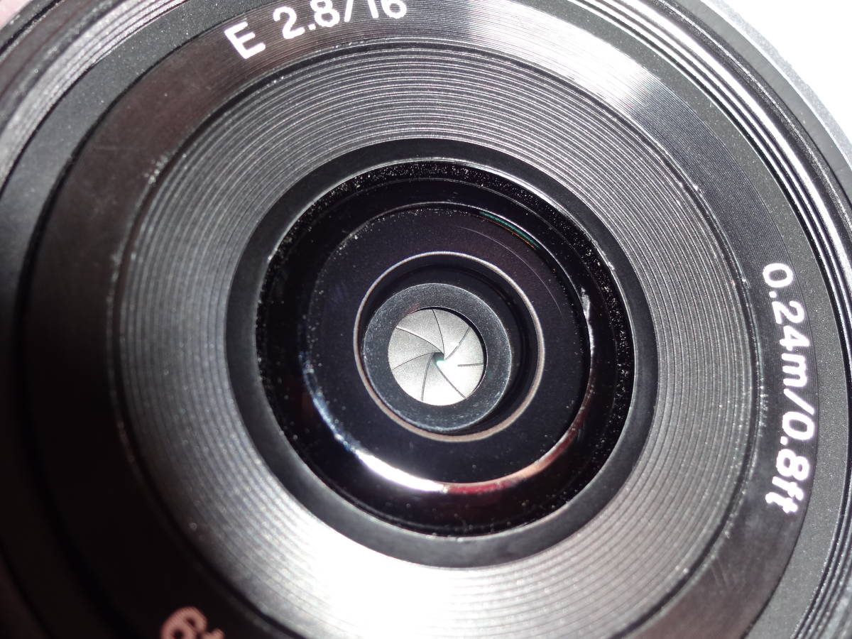 ソニー SONY SEL16F28 E16mm F2.8 16mm/F2.8 [単焦点レンズ APS-C専用 Eマウント]0459806 送料無料_画像4