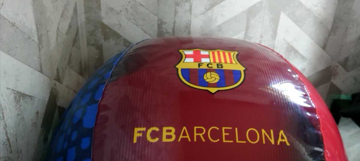  огромный FC Barcelona пляжный мяч не использовался 