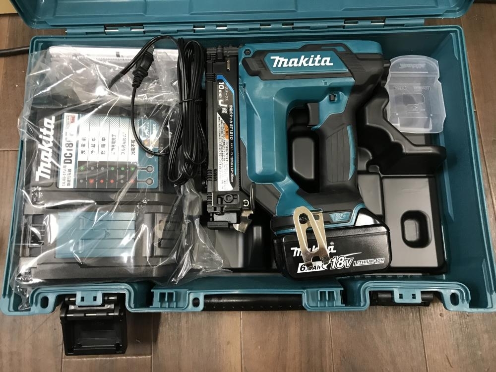 008○未使用品・即決価格○マキタ 充電式タッカ ST121DRG gruporio.net