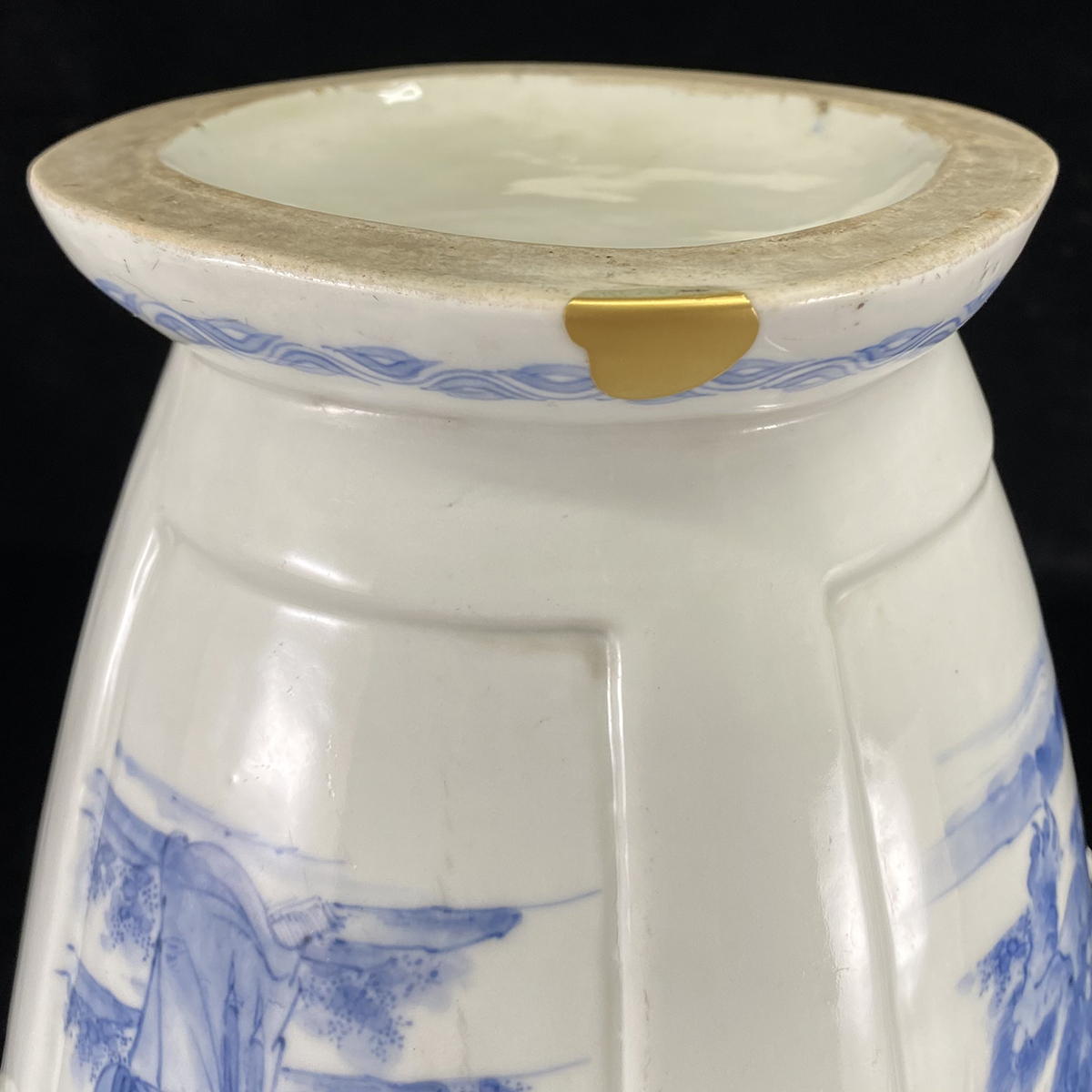 希少品 金襴手染付 獅子獣耳付 麒麟牡丹花人物文 四角花瓶 I5 陶芸