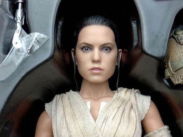 ホットトイズ ムービー・マスターピース 1/6 スター・ウォーズ レイ&BB