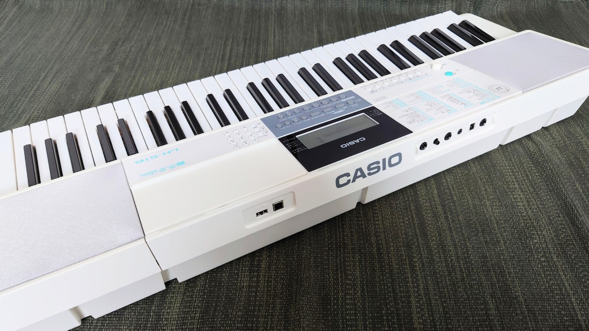 カシオ【CASIO】光ナビゲーションキーボード ■LK-516■61鍵盤■ペダルあり■中古美品■電子ピアノ