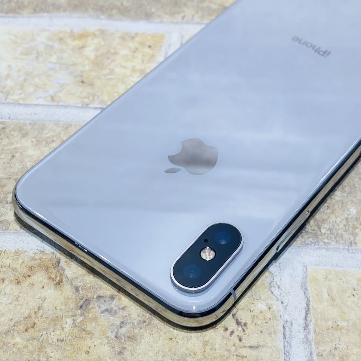 SIMフリー iPhoneX 64GB 519 シルバー 電池新品 充電器 オマケ