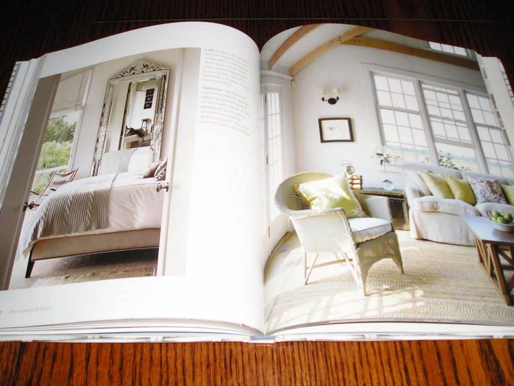 洋書・カントリーハウスの洗練された白いインテリアデザイン集・Country Living・Decorating with White _画像3
