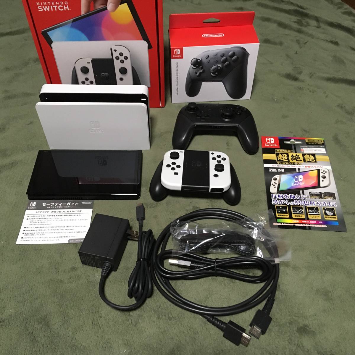 任天堂】Switch 有機ELモデル・ホワイト + プロコン等(使用1ヶ月の美
