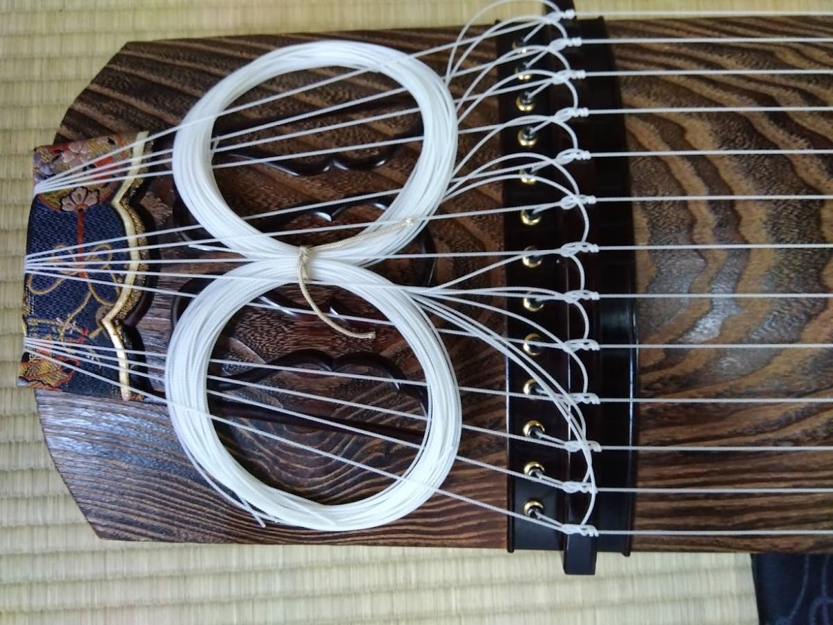高級琴 みつや琴製造 くり甲 子持ち綾杉彫り 奇麗な竜甲 同様(筝、琴 
