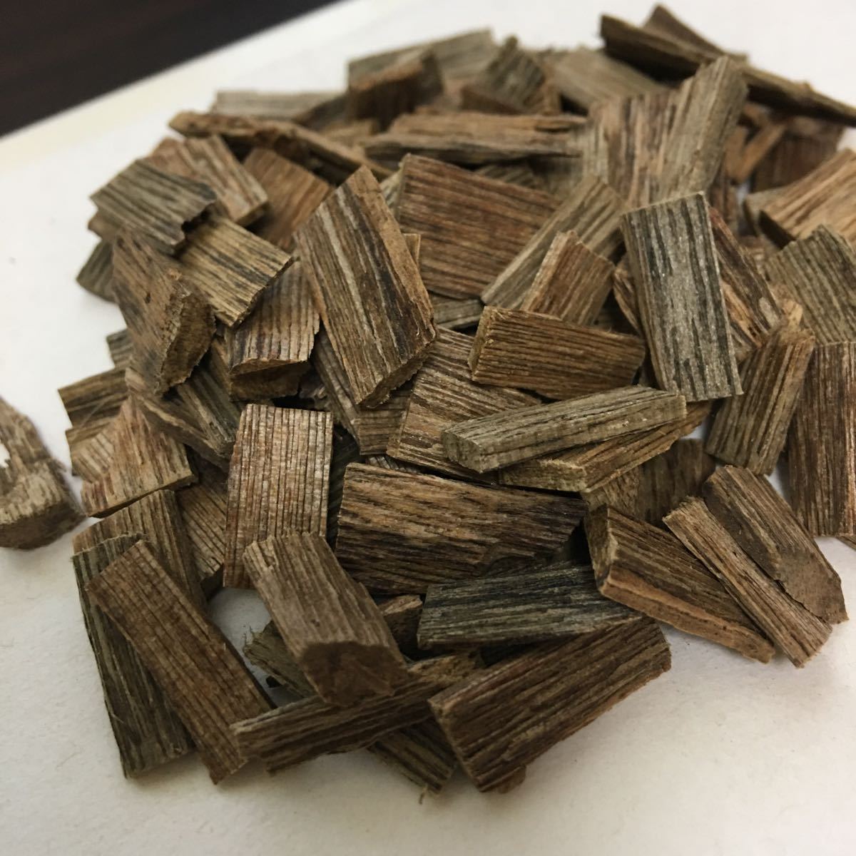 最新作新作 ヤフオク! - 沈香木 角割木片 約280g (伽羅 沈香 白檀 香木