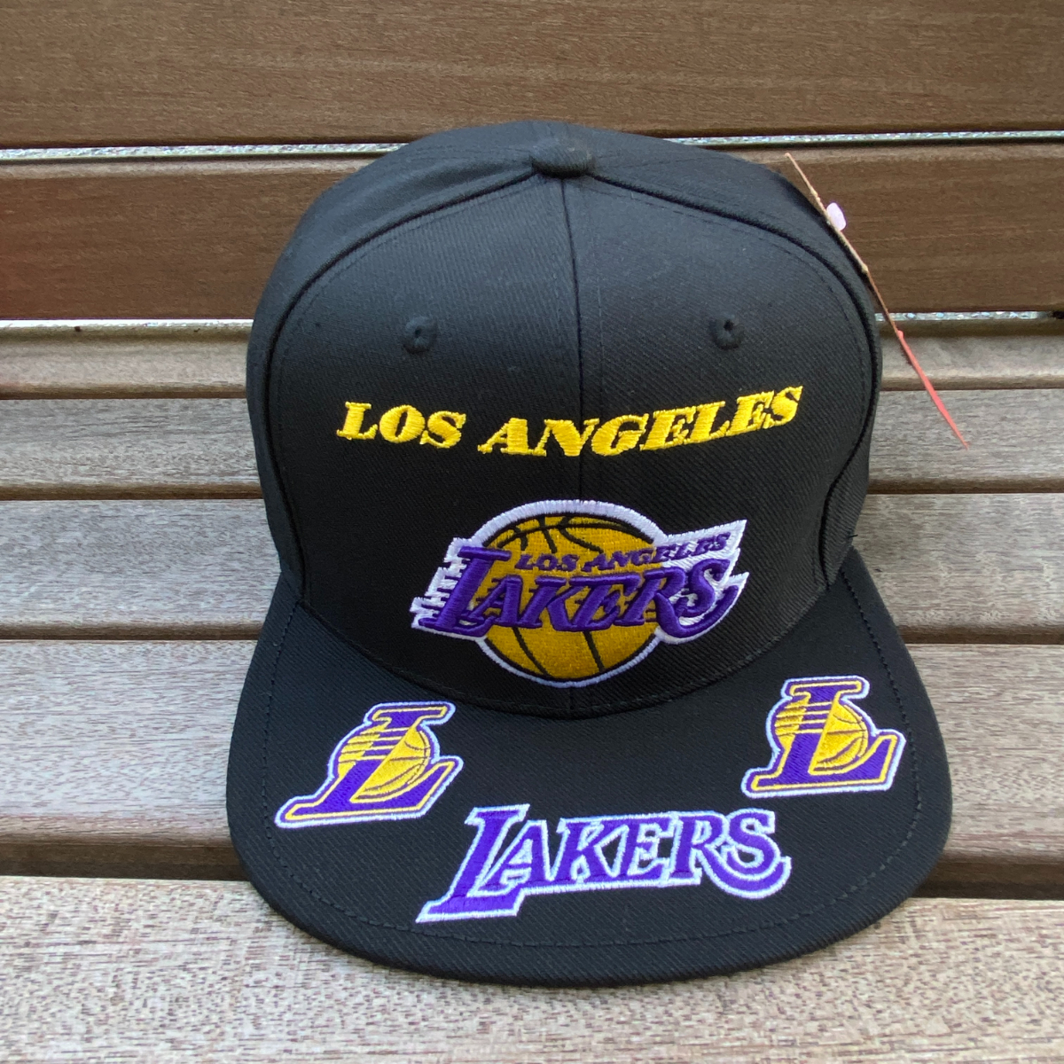 お手頃価格 USA正規品 黒 サイズ調節可 BRIM THE スナップバックキャップ 公式 LAKERS LA レイカーズ ロサンゼルス NBA ミッチェル&ネス Mitchell&Ness 野球帽