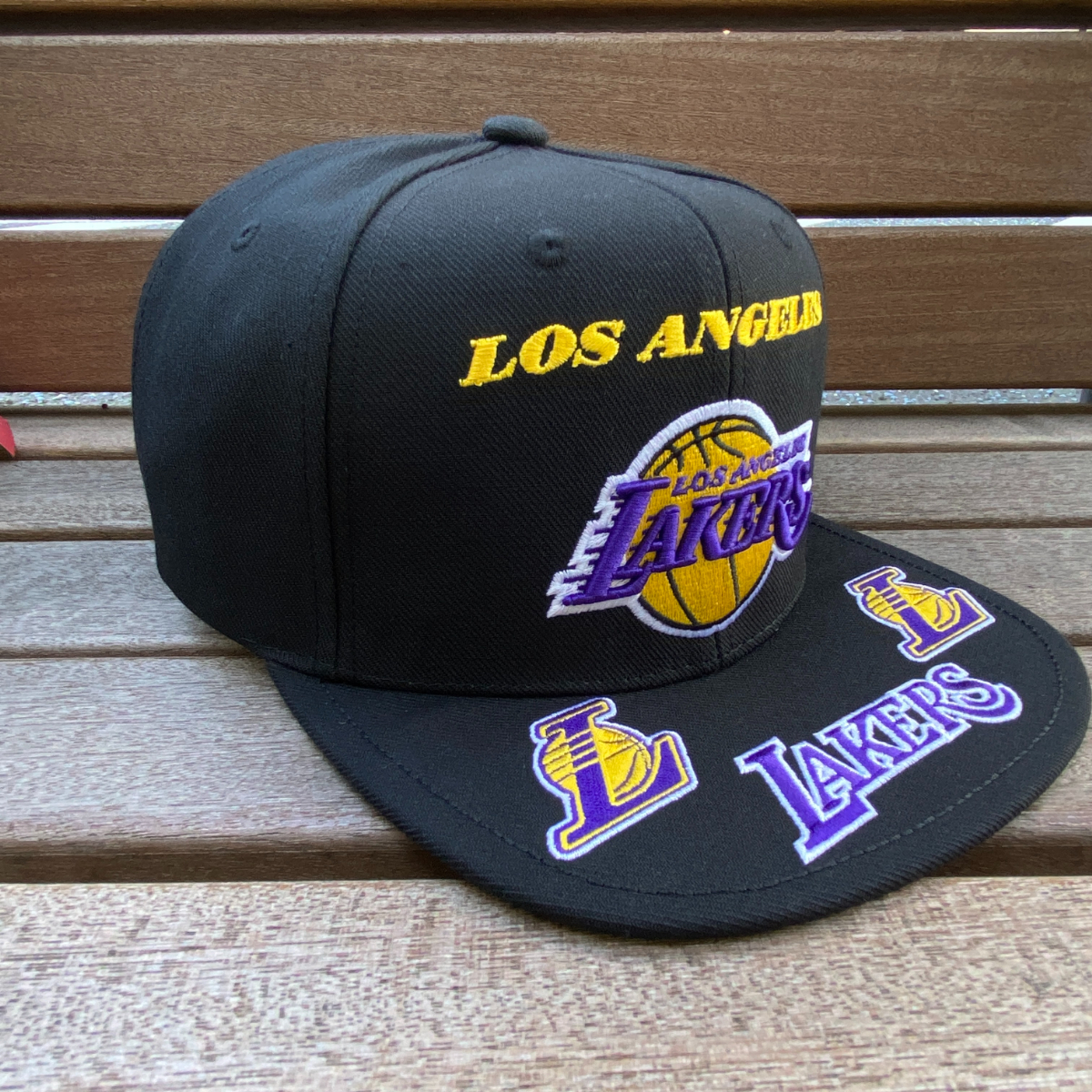 USA正規品 Mitchell&Ness ミッチェル&ネス NBA ロサンゼルス レイカーズ LA LAKERS 公式 スナップバックキャップ THE BRIM サイズ調節可 黒_画像2