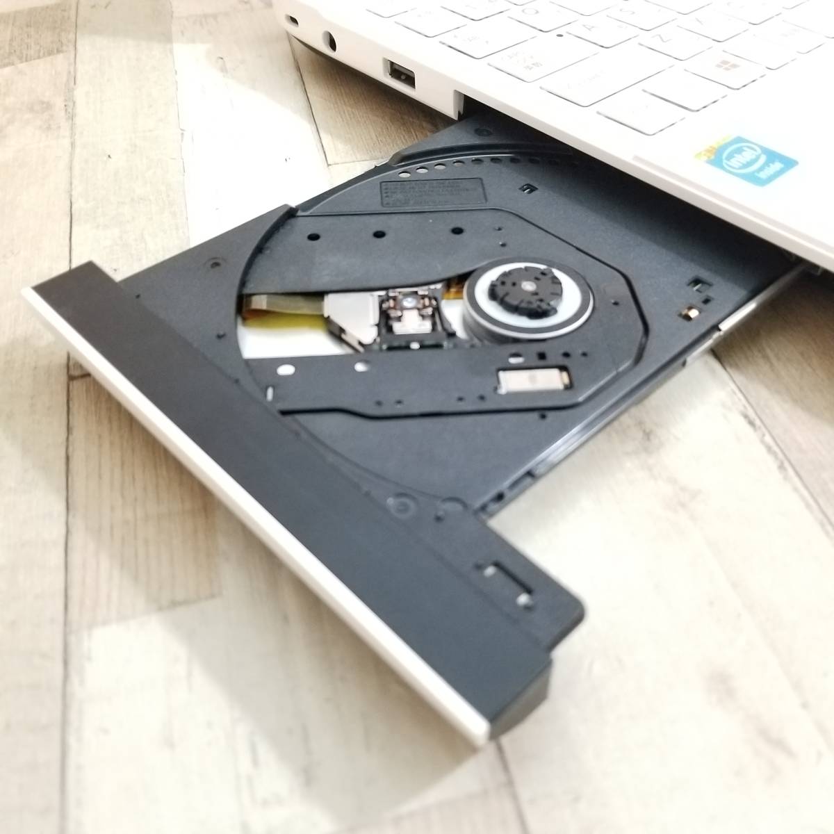 ☆美品・即決特典あり☆HDD1TB/メモリ4GB/無線 Wi-Fi/Webカメラ/最新