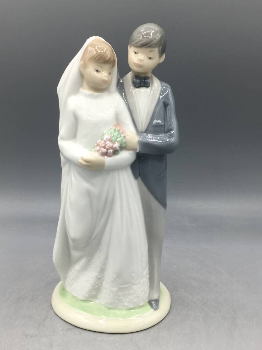 リヤドロ ナオ 結婚式 新郎 新婦 ウェディング フィギュリン スペイン製 陶器 置物 陶磁器 陶磁器人形