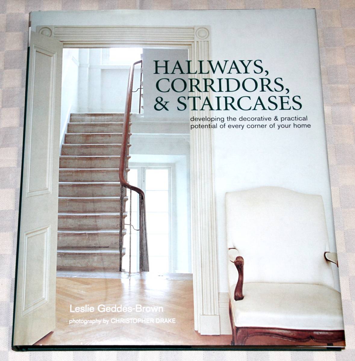 洋書　Hallways, Corridors & Staircases: Decoration, Storage and Display 　廊下、回廊、階段 　2002年 　大型　 中古本　_画像1