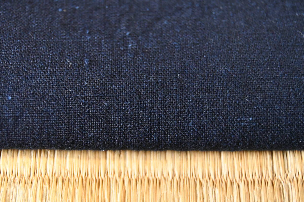 古布　藍染めの無地木綿1幅　濃紺藍上質木綿　186ｃｍ　アート　創作材料　手織り木綿_画像8