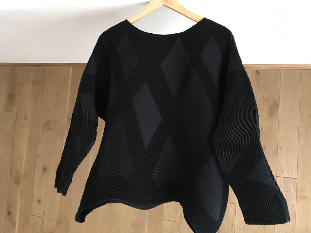 美品 ISSEY MIYAKEイッセイミヤケ スチーム ストレッチ 変形 3D