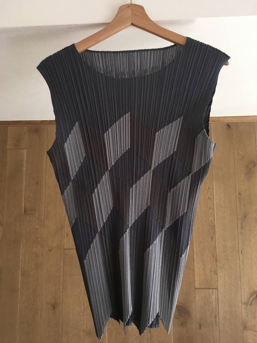 新着商品 極美品 PLEASEプリーツプリーズ トップス3 PP73-JK661 PLEATS
