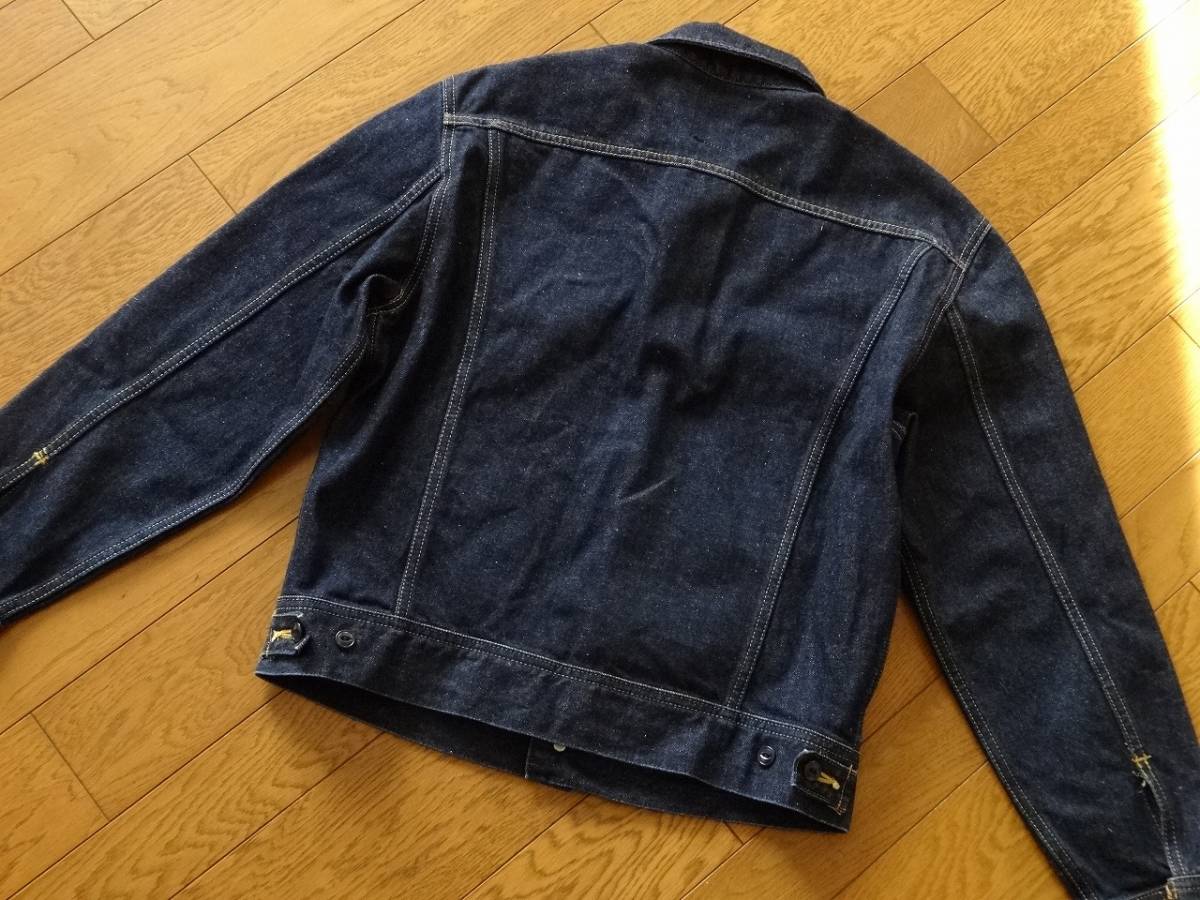 送料込 着用数回 LEE RIDERS 0424 デニム ジャケット Mサイズ 送料込 着用数回 LEE RIDERS 0424 デニム ジャケット Mサイズ