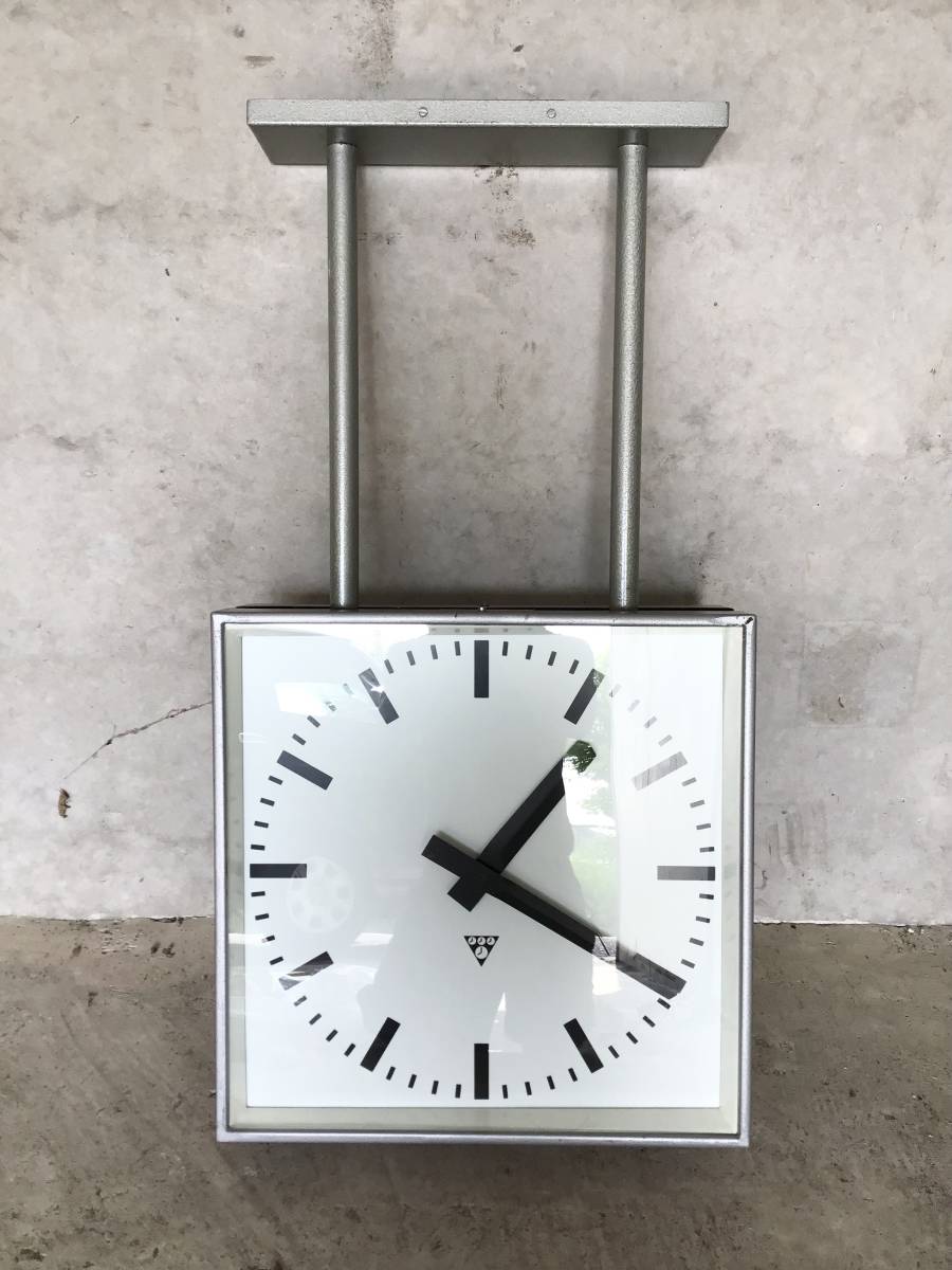 超希少！PRAGOTRON double sided square clock 44×44cm パラゴトロン ヴィンテージ アンティーク 美容室 店舗 カフェ 両面 時計の画像3