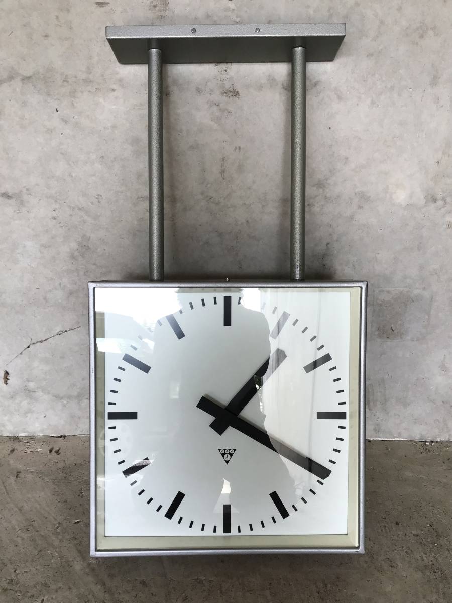 超希少！PRAGOTRON double sided square clock 44×44cm パラゴトロン ヴィンテージ アンティーク 美容室 店舗 カフェ 両面 時計の画像6