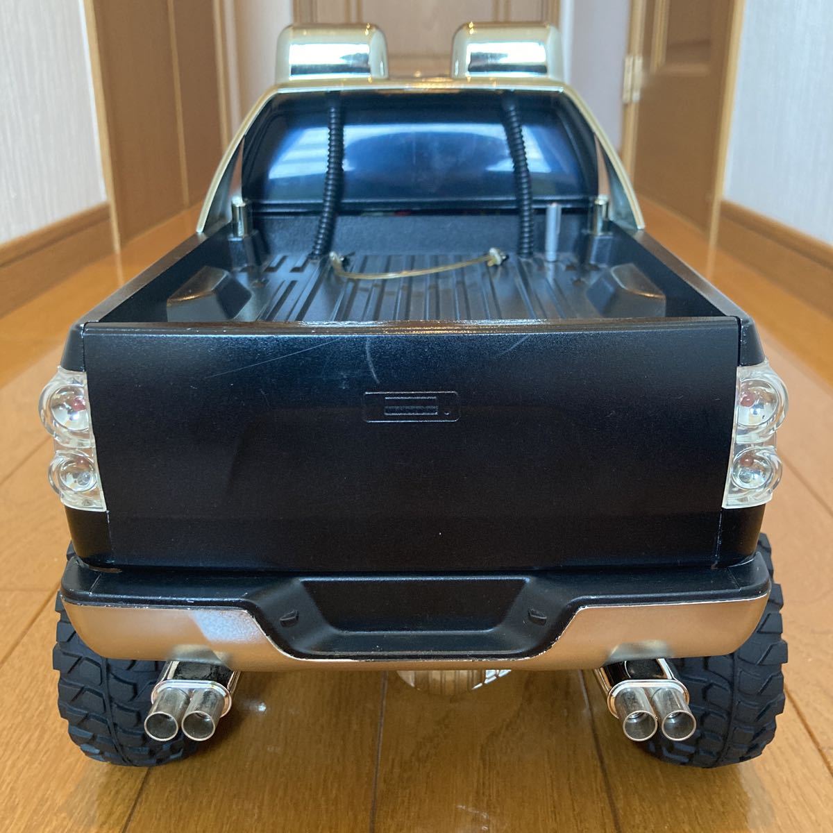 タミヤ 1/10電動RC トヨタ タンドラ ハイリフト 【フルオペ仕様 タミヤ 1/10電動RC トヨタ タンドラ ハイリフト 【フルオペ仕様