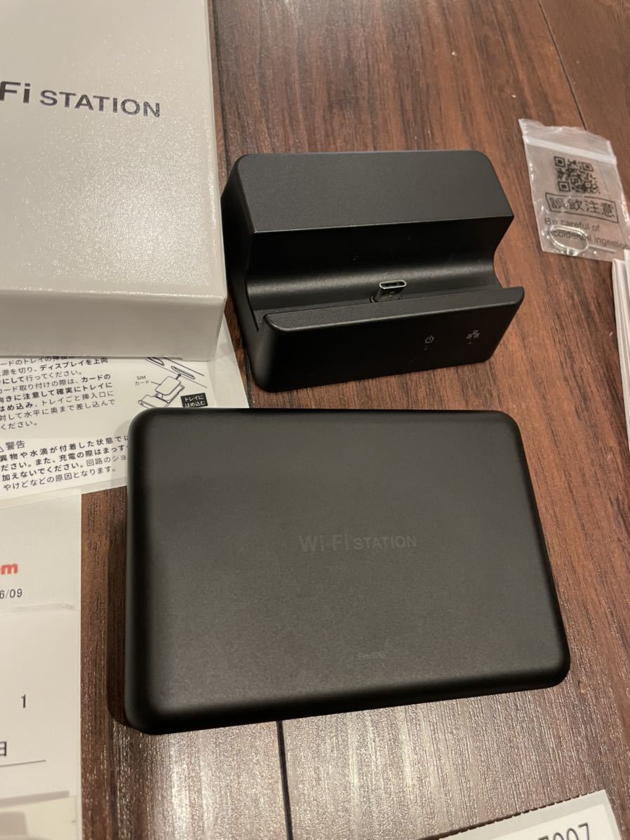 ドコモ 5Gモバイルルーター SH-52B 専用クレードルSH02セット Wi ドコモ 5Gモバイルルーター SH-52B 専用クレードルSH02セット Wi