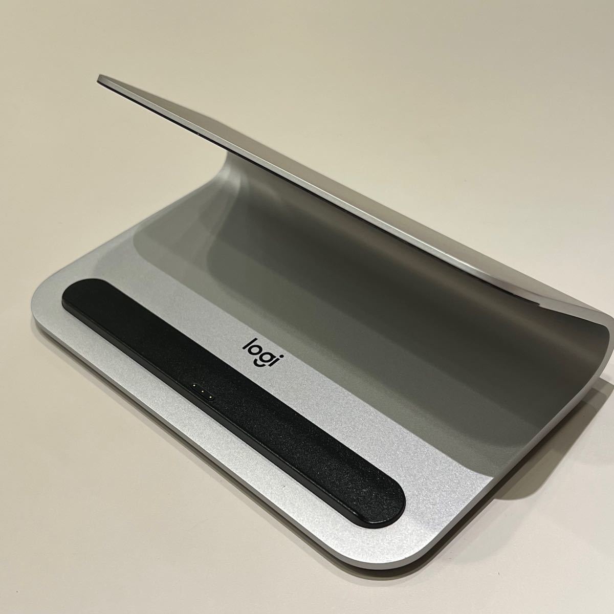 iPad/Pro/Air充電スタンドiD10SV BASE ロジクール9 7 10 2 10 5 iPad/Pro/Air充電スタンドiD10SV BASE ロジクール9 7 10 2 10 5