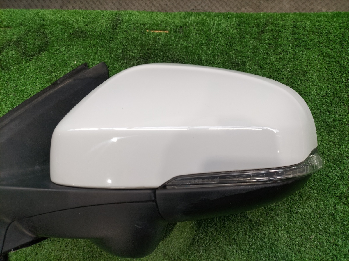 * Volvo DBA-FB4164T FB series V60 DRIVE Heisei era 23 year original left door mirror 16P 2P BLIS electric storage / winker /BSM attaching 614 white *