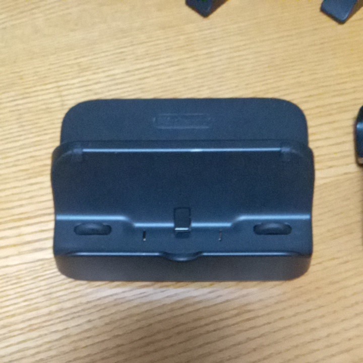 WiiU ゲームパッド 充電スタンド プレイスタンド　本体縦置きスタンド　