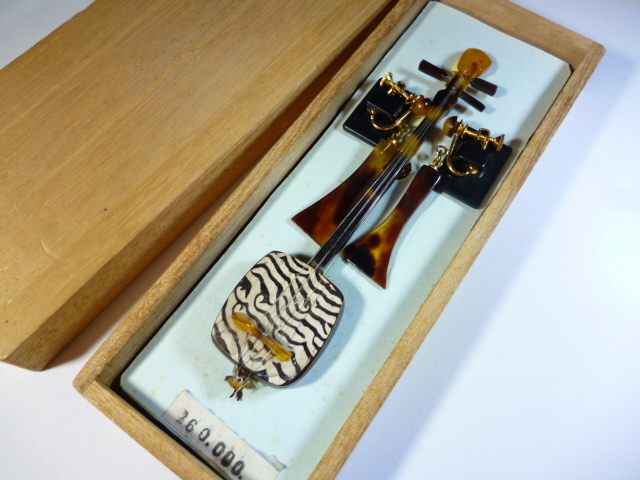 фbook@ tortoise shell skill water . shamisen . brooch & earrings ф tortoise shell chopsticks 