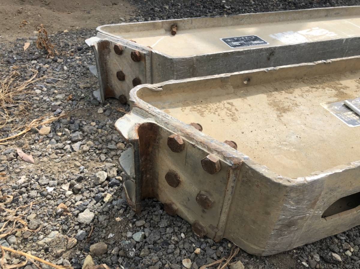 埼玉県発 直接引取歓迎 神戸製鋼所 デッキエース ブリッジ 2本セット 最大重量8t トレーラー ブリッジ 積載 重機 歩み 売り切り 8