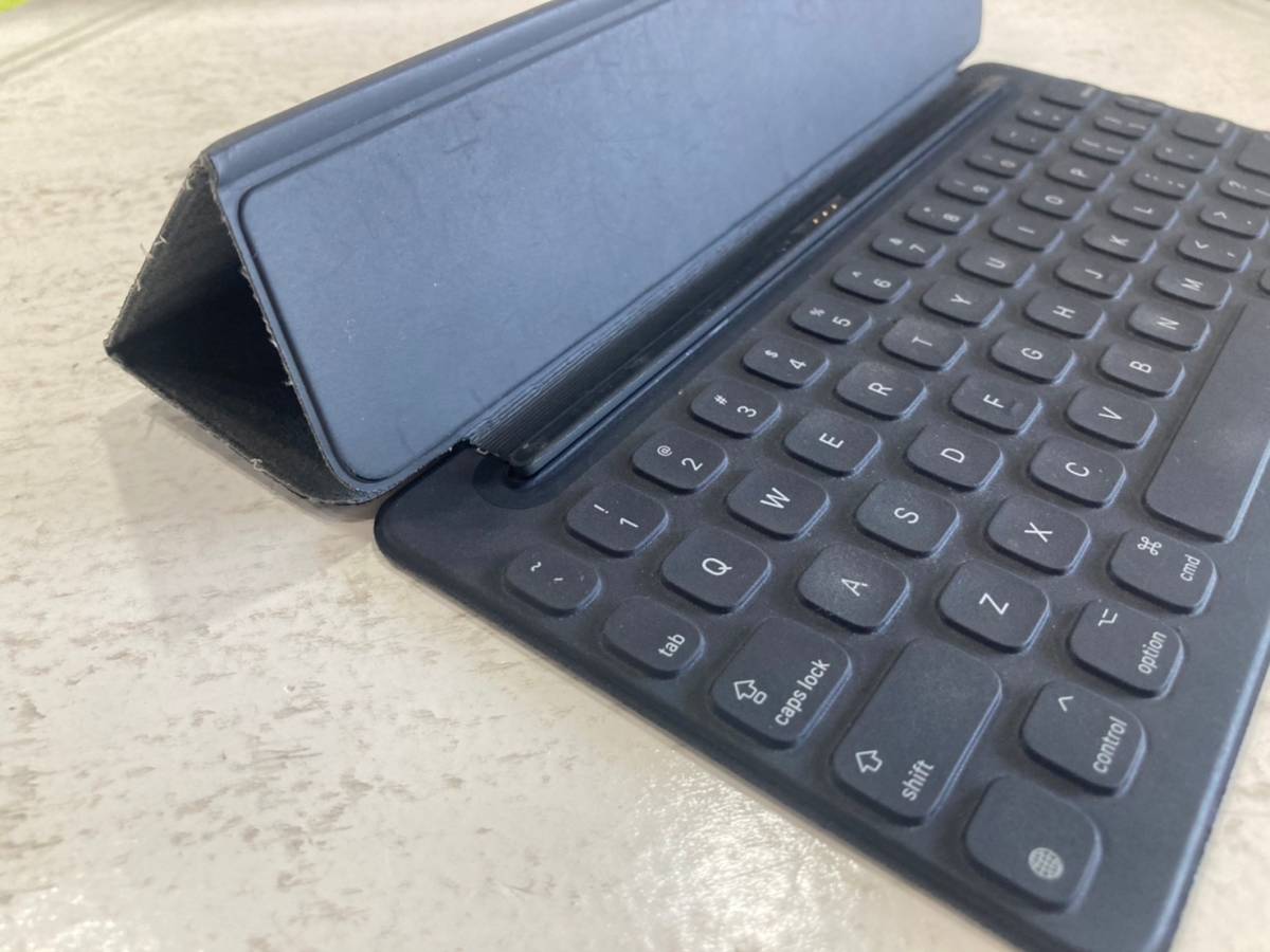 802 送料無料 中古 Apple Smart Keyboard MM2L2AM/A [9.7インチiPad Pro用] キーボード 英語配列 US