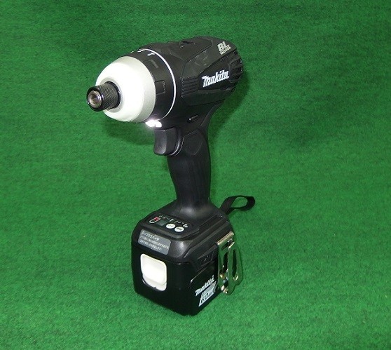 マキタ TP131DRGXB 14.4V-4モードインパクトドライバ 最大締付トルク