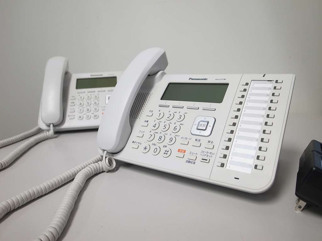 【★特価★】　Panasonic　SIP電話機　【KX-UT136N】　2台　(7)OA機器