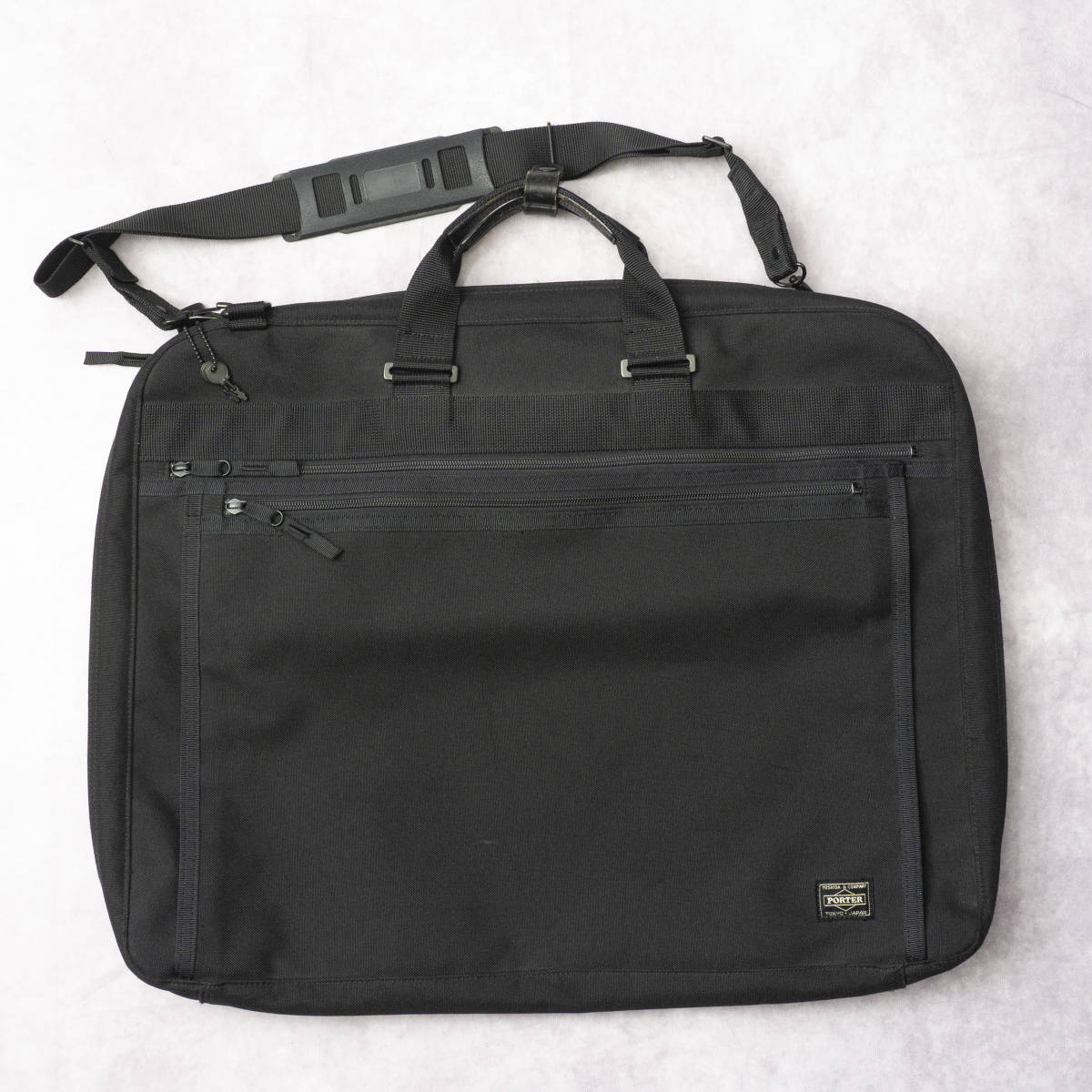 美品 PORTER ガーメントバッグ ナイロン 黒 ショルダーストラップ 出張