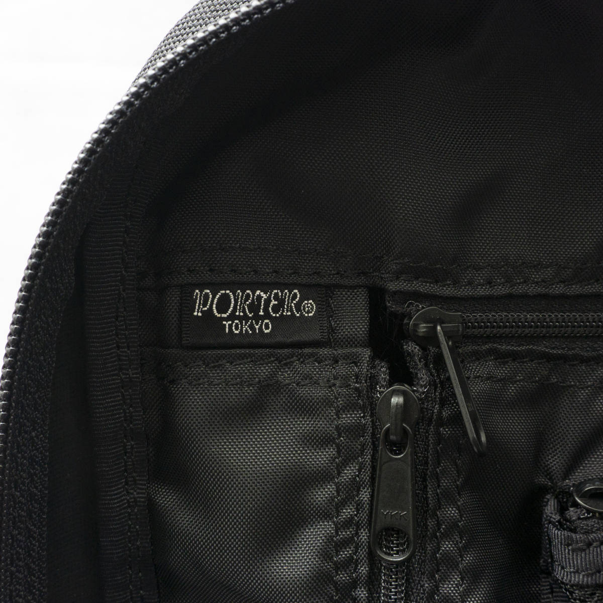 美品 PORTER ガーメントバッグ ナイロン 黒 ショルダーストラップ 出張