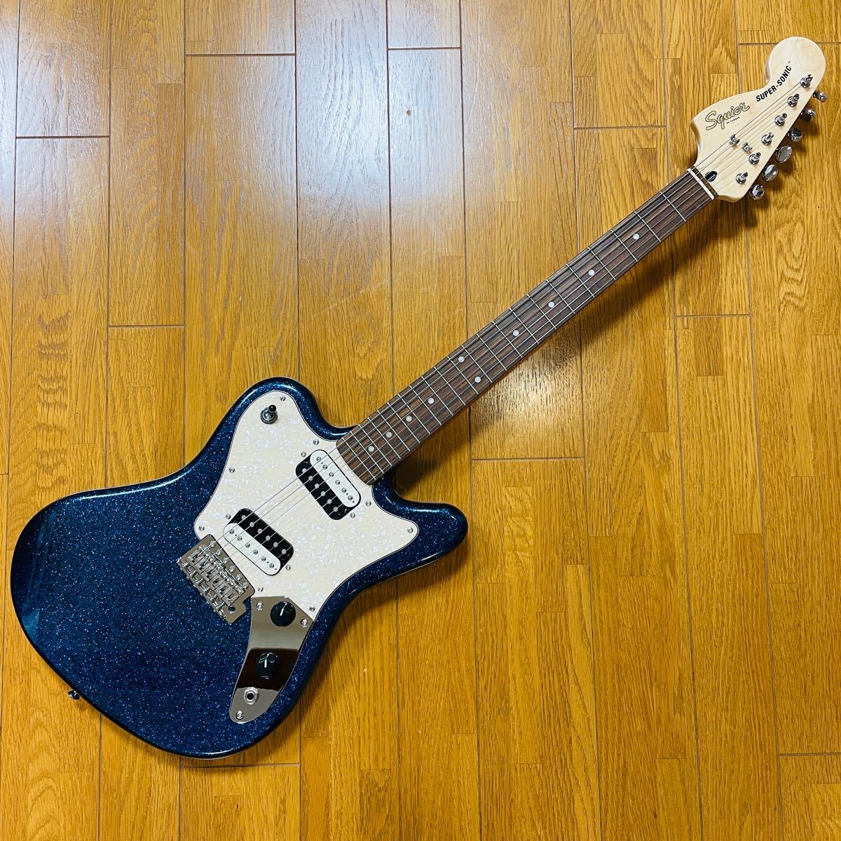 エントリー最大P14倍以上 美品、ほぼ未使用、Squier by Fender super