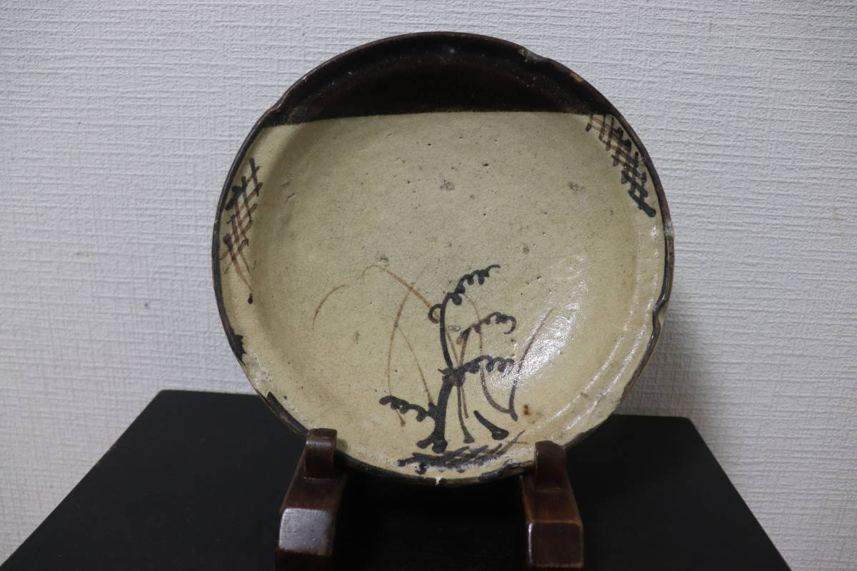 美濃織部 草紋 菓子皿 茶道具 陶芸 | sulabeaga.com.br