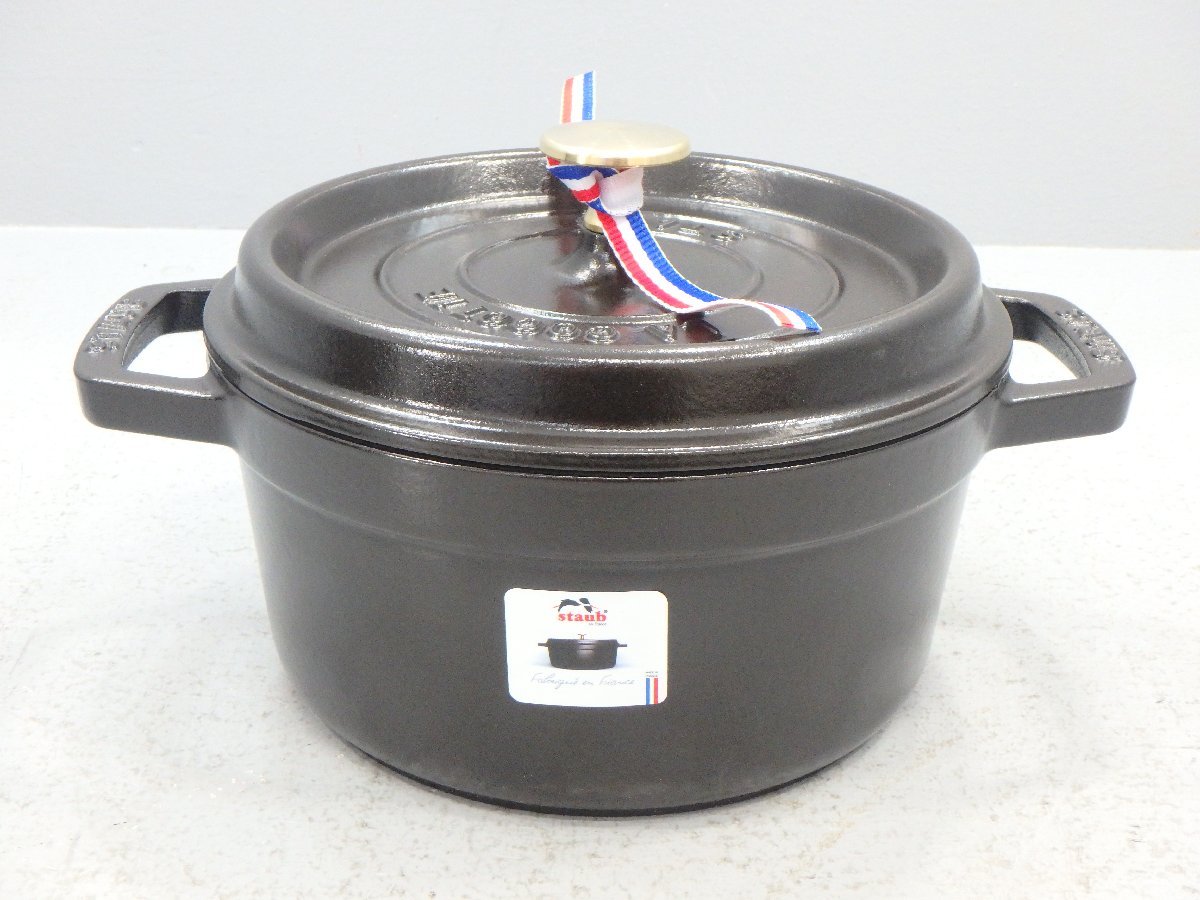 △【未使用】staub (ストウブ)　ピコ・ココット ラウンド 20cm 黒 ブラック 両手鍋 ほうろう ホーロー 2.2L 同梱不可 1円スタート_画像3