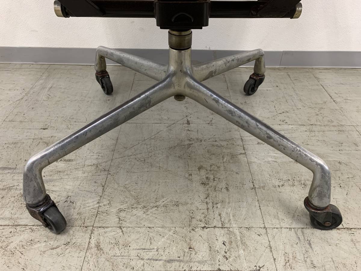 R08724XY HERMAN MILLER ハーマンミラー アルミナムグループ