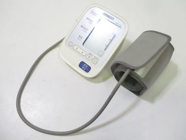 ■動作品 OMRON/オムロン 家庭用デジタル自動血圧計 上腕血圧計 HEM-7220 0811-26A ＠60 ■_画像1