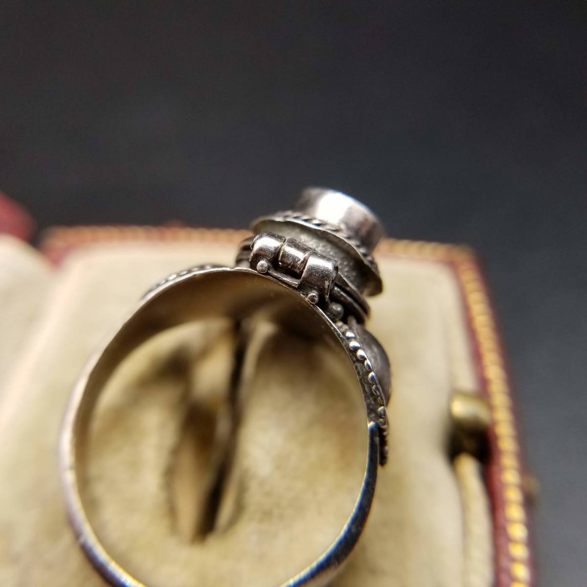 ガーネット 925シルバー ポイズンリング 米国 アールデコ ヴィンテージリング 銀 昭和レトロ 指輪 彫金 ユニセックス YU6_画像5