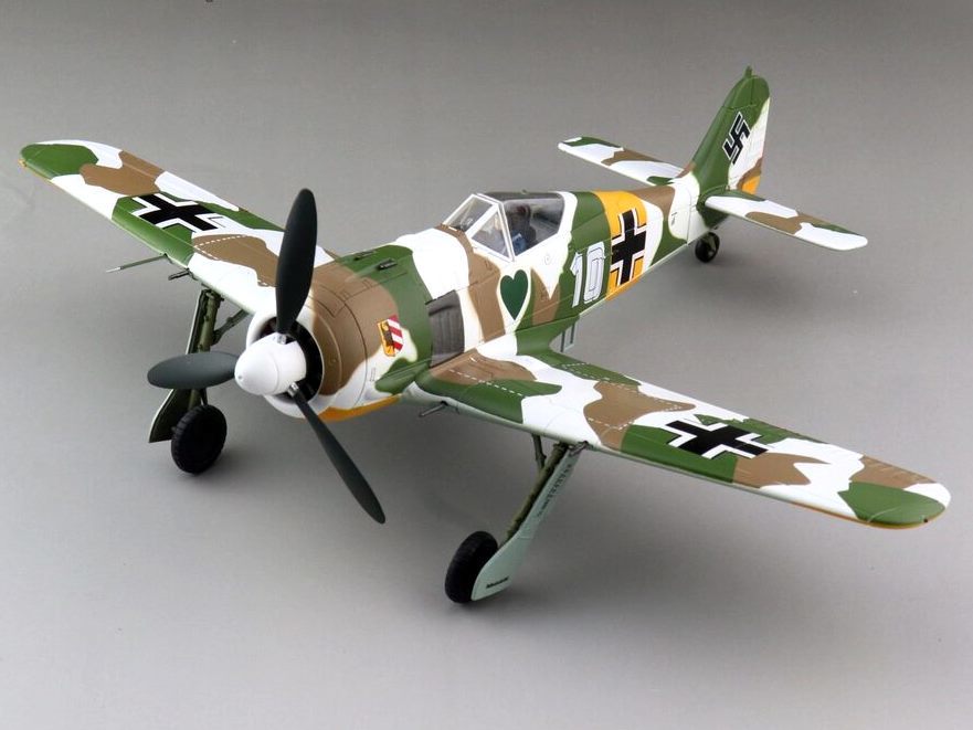 ラウンド □即決ホビーマスター 1/48【FW190A-4 1943年 限定品 中隊長