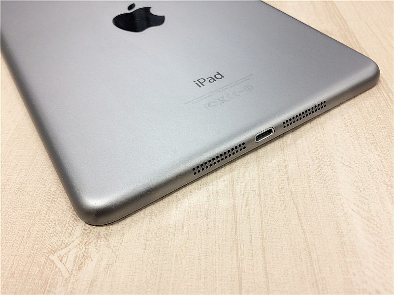送料無料Apple iPad mini2 32GB Wi-Fiモデル iPadmini Retina スペースグレイ 7.9インチ A1489美品  充電ケーブル付【格安 まとめ買える】