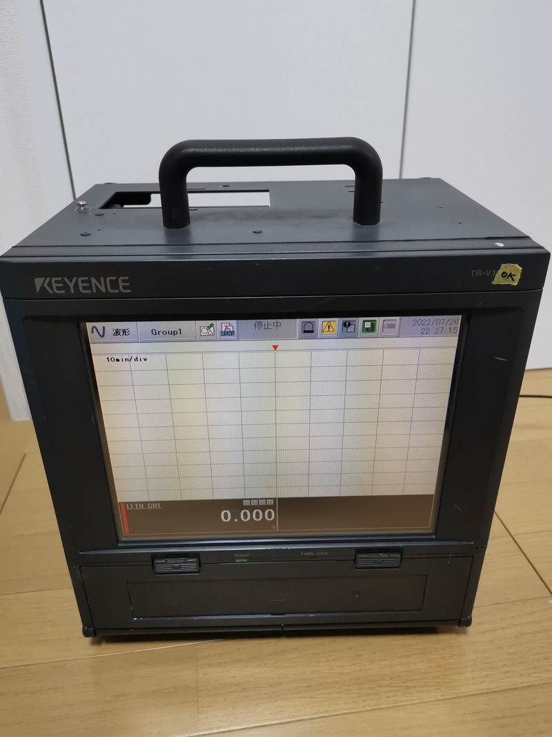 ★動作保証美品★ KEYENCE TR-V1050＋TR-TH08 10型ポータブル タッチ データレコーダ_画像1