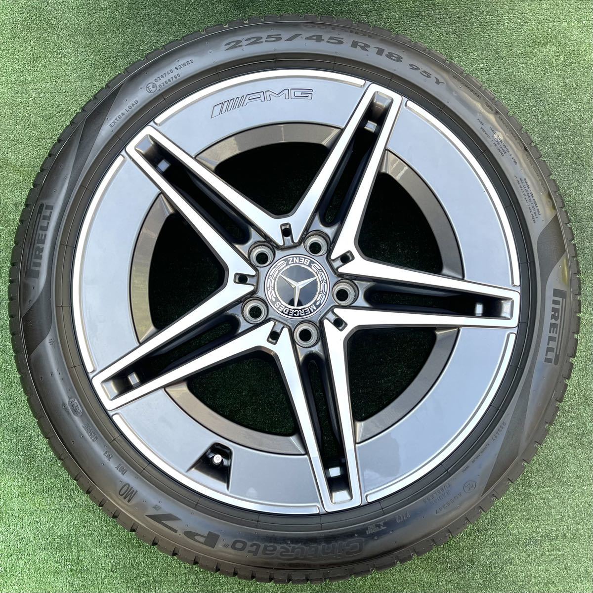 について 225/45R18 18インチ ベンツCクラス W206 DUNLOP ウインター